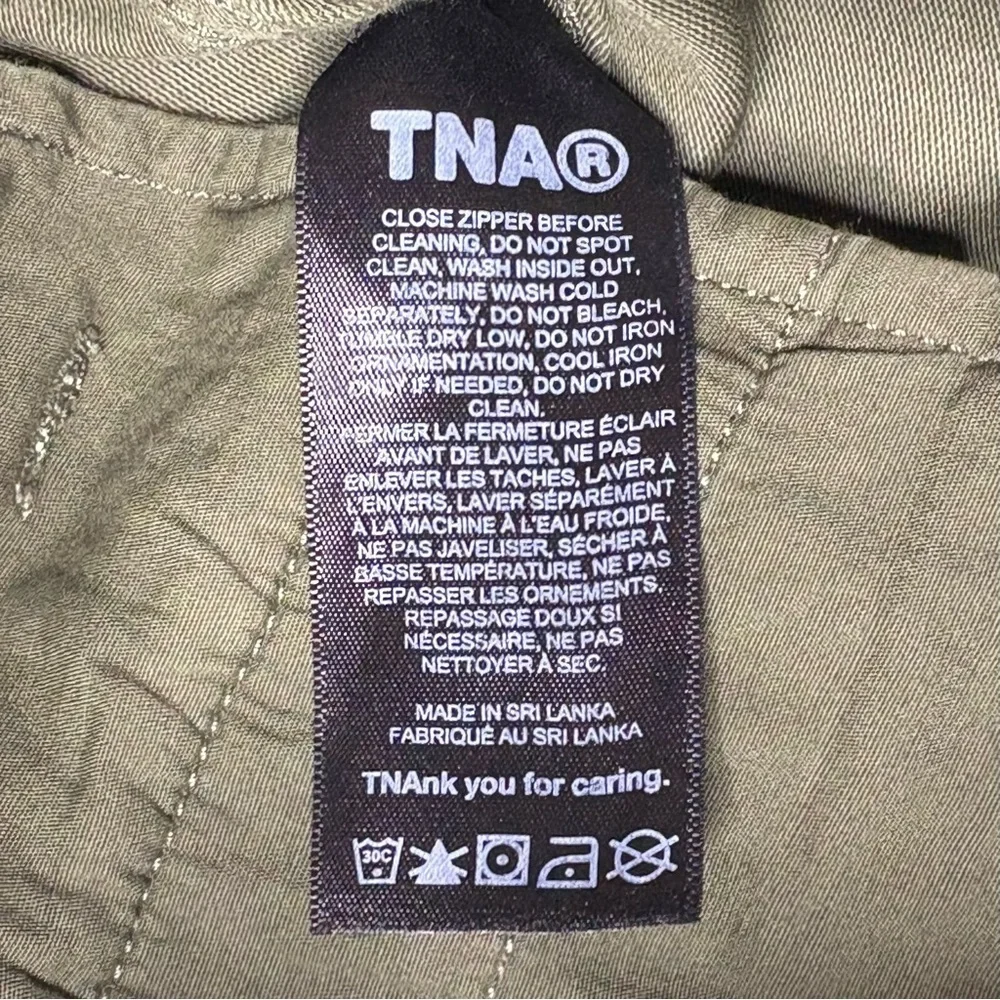✨ ARITZIA TNA Supply Cargo Utility Micro Mini Skirt • Army Green • Size 2 - Picture 12 of 13